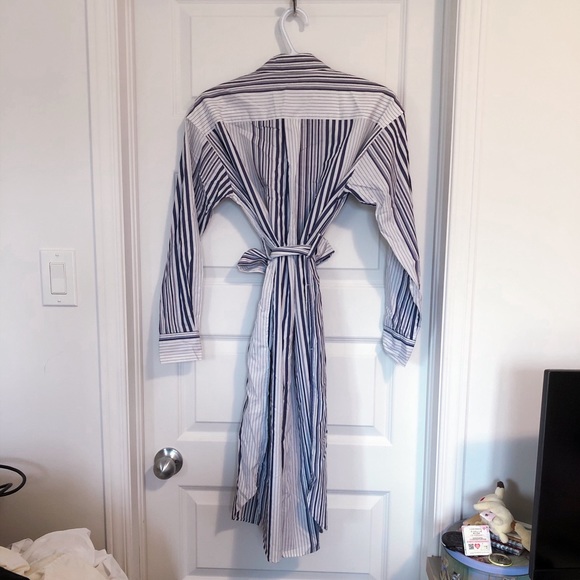 Cute Shirt dress by Uniqlo - Picture 2 of 2